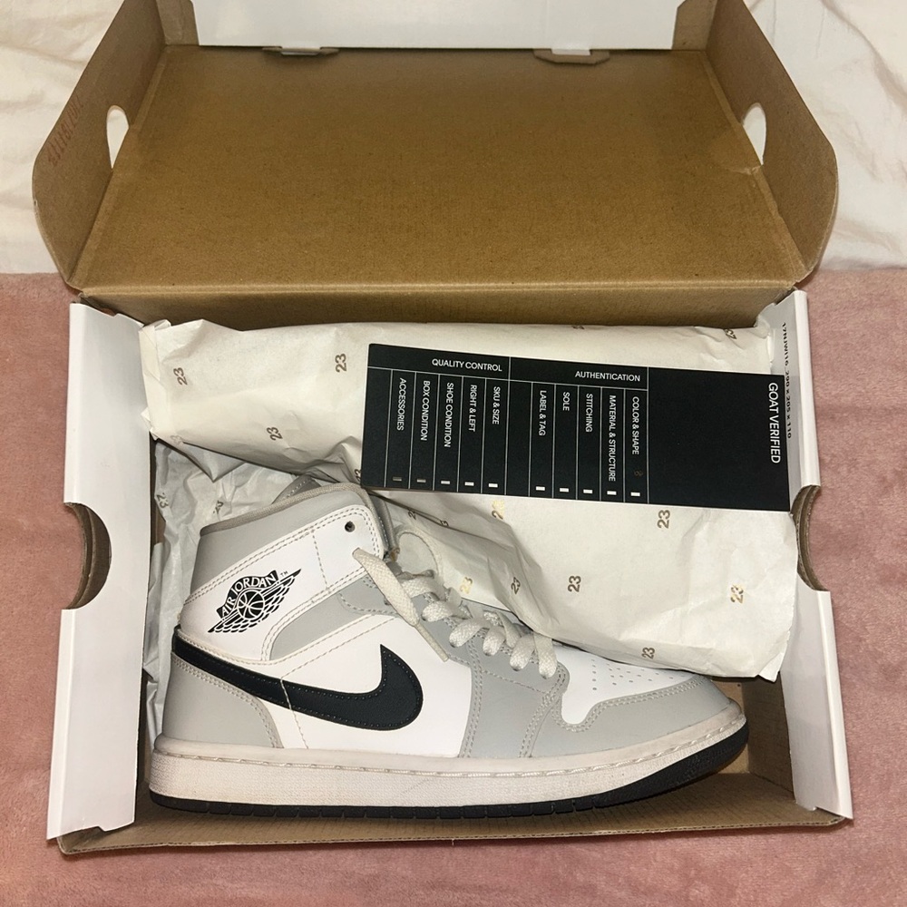 Grey Fog Jordan mids 
size 7